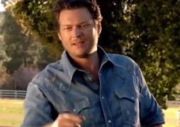 Blake Shelton, cântăreţ de muzică country, cel mai sexy bărbat în viață!