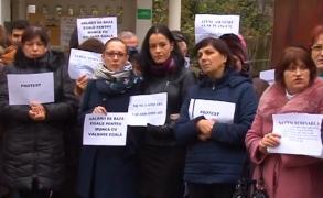 Sute de angajați ai APIA din țară au ieşit în stradă, în semn de PROTEST faţă de legea salarizării