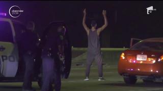 Un bărbat din Statele Unite a făcut un adevărat show în faţa poliţiştilor de la Rutieră, după ce a fost oprit în trafic