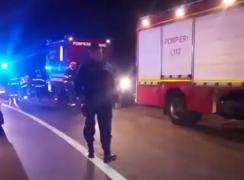 13 oameni au fost răniți aseară la Iaşi, după un impact violent între un TIR şi un microbuz. Poliţiştii au demarat o investigaţie de proporţii
