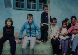 Copiii românilor sunt cei mai predispuşi la sărăcie din întreaga Uniune Europeană