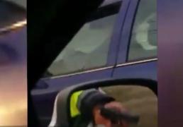 Polițiștii din Târgu Neamţ au tras după un șofer fugar, într-o urmărire ca în filme