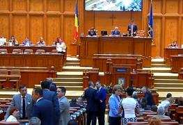 Moţiunea de cenzură depusă de Opoziţie, amânată