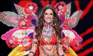 Victoria's Secret se desparte de un înger! Alessandra Ambrosio a defilat pentru ultima dată