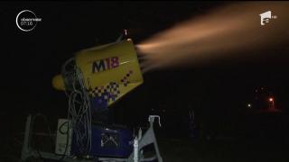 Start, iarnă! Start, zăpadă! Se lucrează în Azuga, ca pârtiile pentru copii să fie înzăpezite