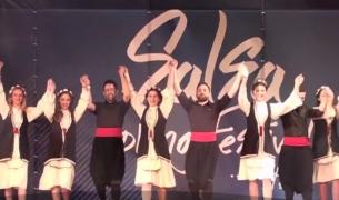 E medic la Urgenţa spitalului Judeţean din Constanţa, iar în timpul liber sparge farfurii, pe scenă