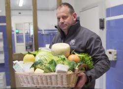 Bunătăţi de la ferma lui Papa Francisc! Suveranul Pontif produce lapte şi cultivă conopidă şi broccoli pe dealurile de lângă Roma (VIDEO)