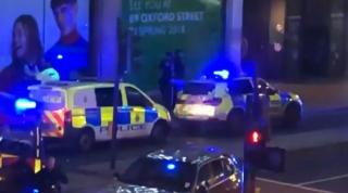 16 oameni au fost răniţi în panica creată, azi-noapte, în centrul Londrei! Nouă oameni au avut nevoie de spitalizare, în urma alertei false