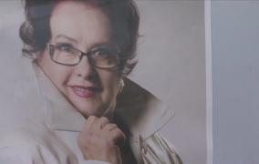 Ultimul omagiu adus actriței Stela Popescu la Teatrul Constantin Tănase. Sute de admiratori și-au luat rămas bun