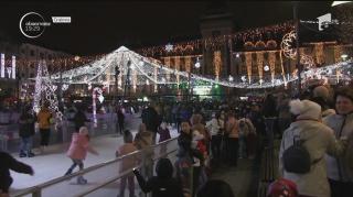 Craiova ”a furat” startul sărbătorilor de iarnă. 1 milion de beculețe au fost aprinse în oraș