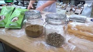 În brutăriile din Finlanda se găseşte un nou sortiment de pâine, făcută din praf de insecte!