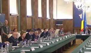 Proiectul de buget pe 2018 este dur cu salariaţii bugetari. Fără idnemnizaţii, tichete cadou sau premii. Miroase a proteste