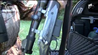 Tragedie în Hunedoara. Un poliţist a împuşcat un om, în locul unui mistreţ pe care îl urmărea (Video)