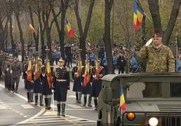 Parada spectaculoasă a forţelor armate, de la Arcul de Triumf, cel mai aşteptat moment al zilei