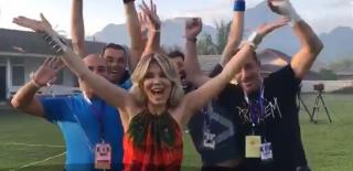 Urări pentru români, din Vietnam! Vedetele din Asia Express au trimis mesaje acasă de Ziua Naţională (Video)