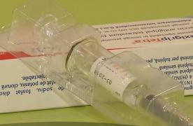 Vaccinul antigripal vine când nu mai e nevoie! Ministerul trimite abia săptămâna viitoare dozele la medicii de familie, pacienţii cu risc au plătit deja vaccinarea