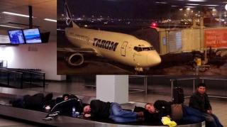 Haos la Tarom: 130 de români, printre care copii şi femei însărcinate, abandonaţi în aeroportul din Amsterdam. Reacţia companiei