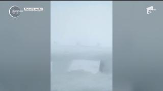 Semne de iarnă grea. Aerul polar a adus viscol puternic la munte şi îngheţ în aproape toată România