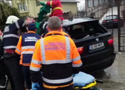 Patru oameni au ajuns la spital după ce maşina în care erau a derapat şi s-a răsturnat la Ulmi, în Dâmboviţa