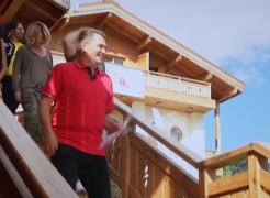 'Poftiţi în Vacanţă', un nou show la Antena 1. Nea Mărin pune din nou vedetele la treabă!