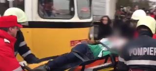 Detalii şocante în cazul tânărului prins sub tramvai la Iaşi. Autorităţile iau în calcul că ar fi avut halucinaţii