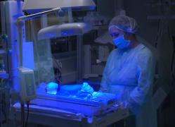 Bebeluș salvat înainte de a se naște! Medicii ieşeni au reuşit minunea prin transfuzii de sânge intrauterine