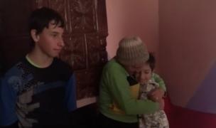 Un grup de militari, ajutoarele lui Moş Crăciun, pentru copiii sărmani din Bistriţa