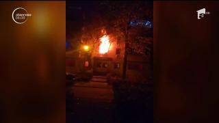 Incendiu puternic într-un bloc din Constanţa. Toţi locatarii au fost evacuaţi de urgenţă, iar 5 dintre ei au avut nevoie de îngrijiri medicale