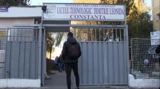 Cine e elevul arestat preventiv în Constanţa pentru că a cerut taxă de protecţie colegilor