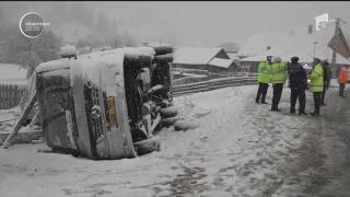 Patru morți în accidente provocate din cauza ninsorii. Codul de vreme rea a fost prelungit
