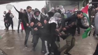 Violențele se extind în Orientul Mijlociu. Ambasada SUA din Liban, atacată de refugiați palestinieni