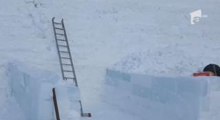 Hotelul de gheaţă de la Bâlea Lac e aproape gata să primească turiştii dornici de o exprienţă magică de Crăciun