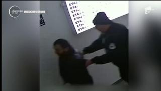 Imaginile bătăii din holul Spitalului Judeţean Botoşani. După ce îl ia la pumni pe paznic, agresorul se face nevăzut (Video)