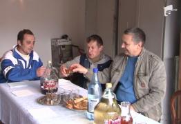 Gospodarii din Mureş au tăiat porcul înainte de Ignat. Bătrânii spun cum va fi iarna după grosimea splinei