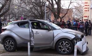 Motivul incredibil pentru care o directoare de şcoală din Buzău a intrat cu maşina, în viteză, într-un grup de oameni de pe trotuar