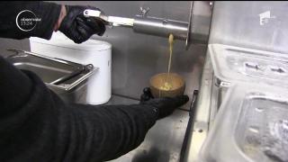 Mămăliga în nucă de cocos, reţeta specială care face furori la festivalul mâncării de stradă de la Cluj!