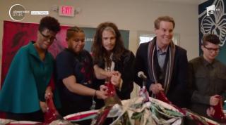 Steven Tyler, solistul trupei Aerosmith, a deschis un centru pentru femei abuzate (Video)