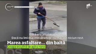 Imagini incredibile la Călăraşi. O groapă uriaşă a fost asfaltată chiar dacă era plină de apă şi noroi (Video)