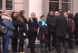 Judecătorii și procurorii au ieșit în stradă, pentru a protesta faţă de schimbările asupra legilor justiţiei