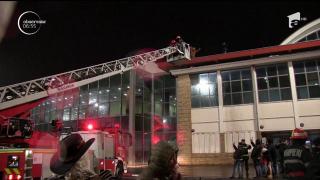 Moş Crăciun s-a rătăcit la Constanţa, unde a ajuns pe acoperişul gării din oraş