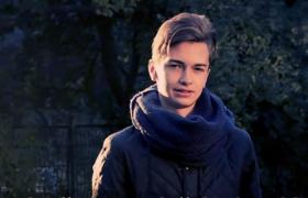 Prins de tatăl lui în timp ce încerca să se sinucidă, un tânăr dependent de jocuri de noroc din Galaţi a rupt-o la fugă şi e de negăsit