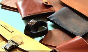 Genţile de lux făcute de doi români au cucerit lumea. Produsele sunt vândute de magazine celebre din străinătate