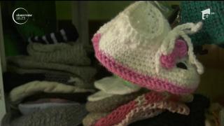 Papucii confecționați la Viscri sunt celebri în Occident