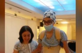 Alexandru, un băiat de 13 ani care si-a petrecut viața prin spitale, îl așteaptă şi el pe Moș Crăciun