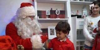 Milioane de copii l-au primit pe Moş Crăciun, cu poezii şi colinde