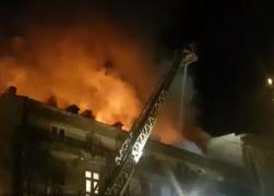 Incendiu devastator, provocat de o femeie izgonită din casă de sora ei. Opt apartamente au fost distruse de flăcări