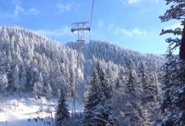 Telegondola, din Masivul Postăvaru, merge după cum bate vântul