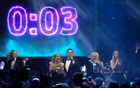 Ținute sclipitoare la Revelionul de la Palatul Parlamentului