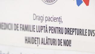 Medicii de familie continuă să protesteze şi acuză sutorităţile că în loc de negocieri, le oferă ameninţări