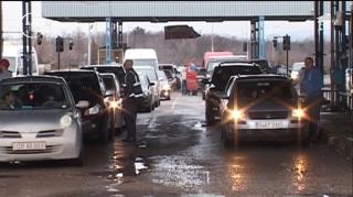 Tot mai mulți moldoveni petrec în România Crăciunul pe rit vechi. La frontiera cu Republica Moldova a crescut cu 350%